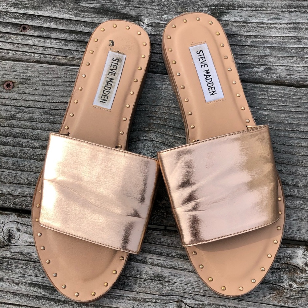 •STEVE MADDEN rose gold slides•